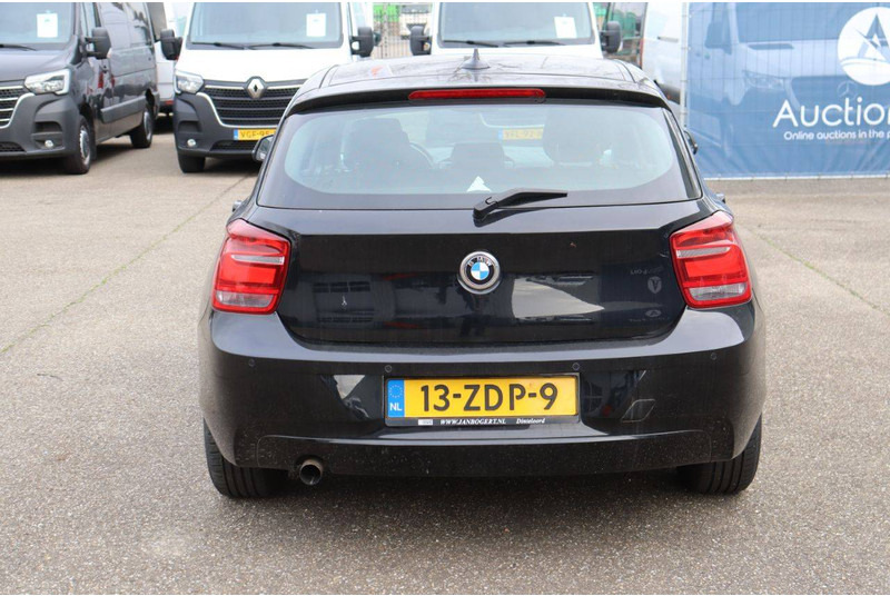 BMW 1 Serie - Λιμουζίνα/ Sedan: φωτογραφία 5 BMW 1 Serie - Λιμουζίνα/ Sedan: φωτογραφία 5