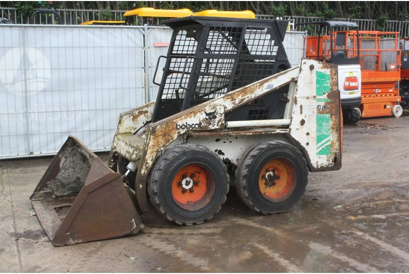 Bobcat 641 - Ελαστιχοφόρος φορτωτής: φωτογραφία 1 Bobcat 641 - Ελαστιχοφόρος φορτωτής: φωτογραφία 1