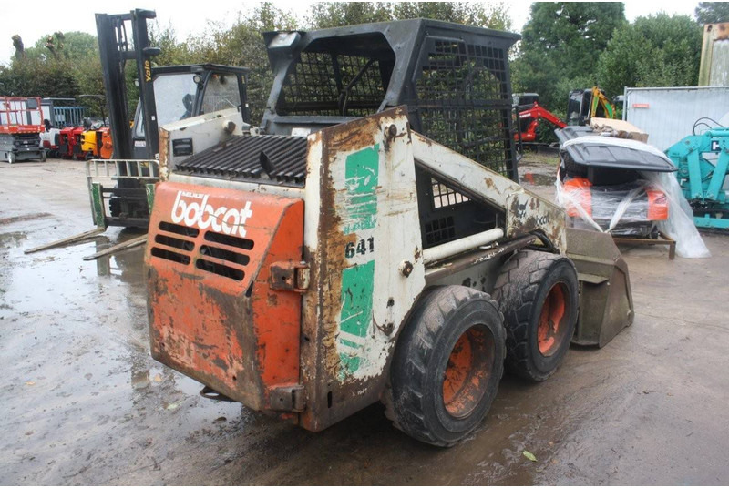 Bobcat 641 - Ελαστιχοφόρος φορτωτής: φωτογραφία 5 Bobcat 641 - Ελαστιχοφόρος φορτωτής: φωτογραφία 5