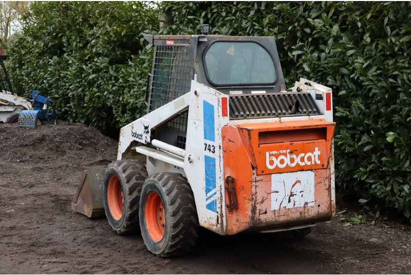 Bobcat 743 - Ελαστιχοφόρος φορτωτής: φωτογραφία 4 Bobcat 743 - Ελαστιχοφόρος φορτωτής: φωτογραφία 4