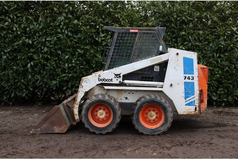 Bobcat 743 - Ελαστιχοφόρος φορτωτής: φωτογραφία 2 Bobcat 743 - Ελαστιχοφόρος φορτωτής: φωτογραφία 2