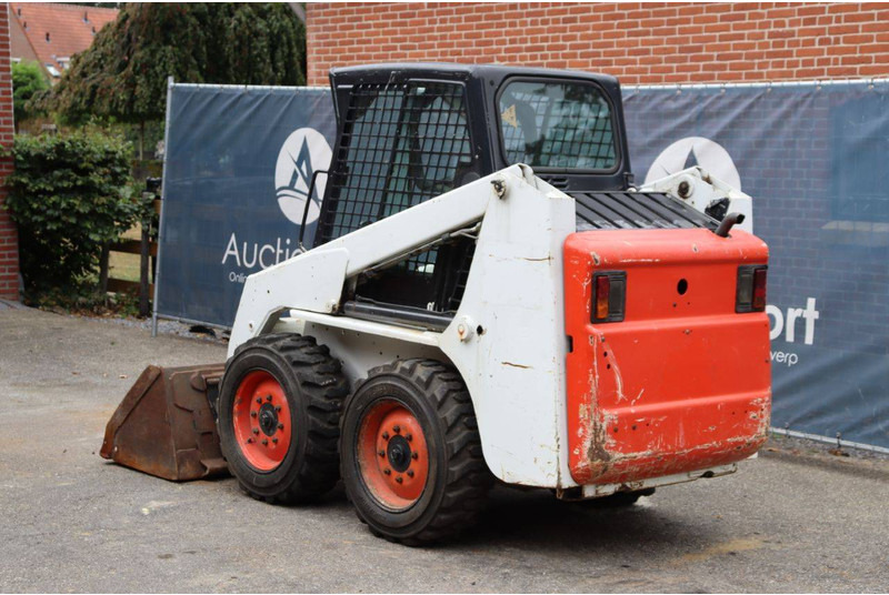 Bobcat S130 - Ελαστιχοφόρος φορτωτής: φωτογραφία 4 Bobcat S130 - Ελαστιχοφόρος φορτωτής: φωτογραφία 4