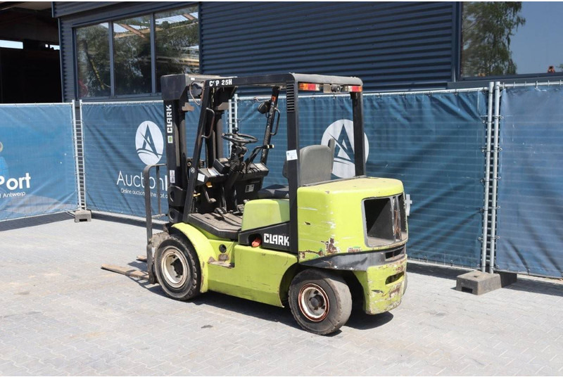 Clark CGP25H - Πετρελαιοκίνητο περονοφόρο: φωτογραφία 3 Clark CGP25H - Πετρελαιοκίνητο περονοφόρο: φωτογραφία 3