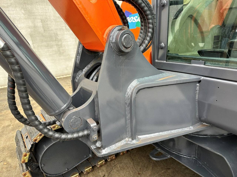 Ερπυστριοφόρος εκσκαφέας Doosan DX55-9C: φωτογραφία 16