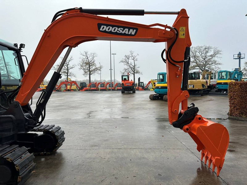 Ερπυστριοφόρος εκσκαφέας Doosan DX55-9C: φωτογραφία 14
