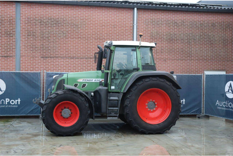 Fendt 820 Vario TMS - Τρακτέρ: φωτογραφία 1 Fendt 820 Vario TMS - Τρακτέρ: φωτογραφία 1