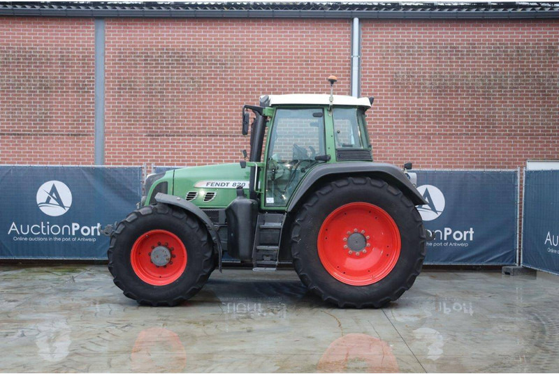 Fendt 820 Vario TMS - Τρακτέρ: φωτογραφία 2 Fendt 820 Vario TMS - Τρακτέρ: φωτογραφία 2