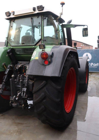 Fendt 820 Vario TMS - Τρακτέρ: φωτογραφία 5 Fendt 820 Vario TMS - Τρακτέρ: φωτογραφία 5