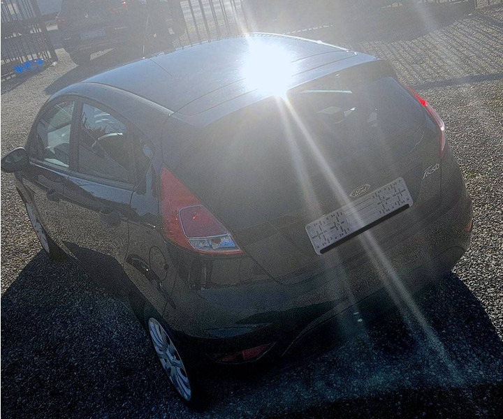 Ford Fiesta (VII - update) 1.25 - Λιμουζίνα/ Sedan: φωτογραφία 4 Ford Fiesta (VII - update) 1.25 - Λιμουζίνα/ Sedan: φωτογραφία 4