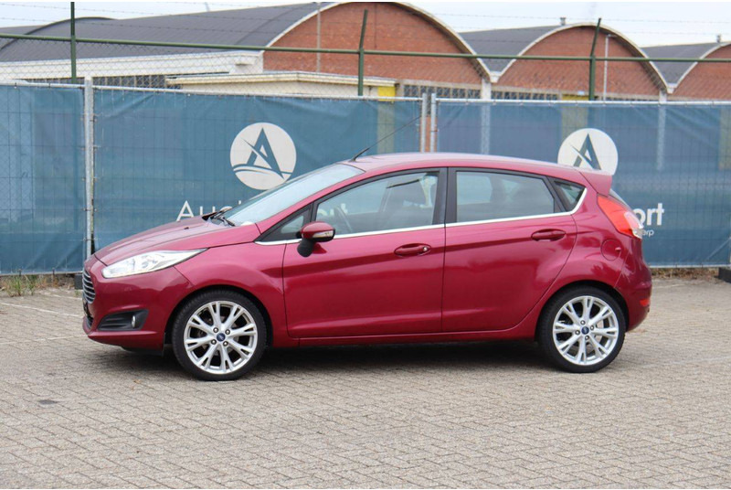 Ford Fiesta - Λιμουζίνα/ Sedan: φωτογραφία 1 Ford Fiesta - Λιμουζίνα/ Sedan: φωτογραφία 1