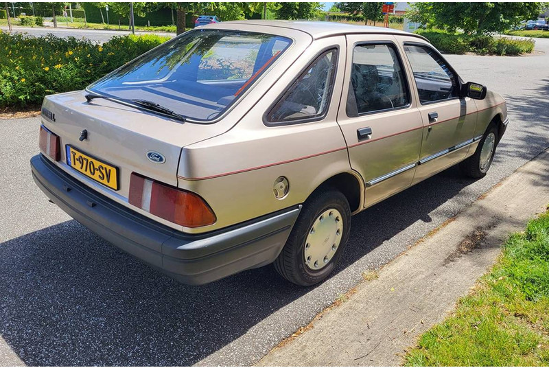 Ford Sierra 1.3 - Λιμουζίνα/ Sedan: φωτογραφία 4 Ford Sierra 1.3 - Λιμουζίνα/ Sedan: φωτογραφία 4