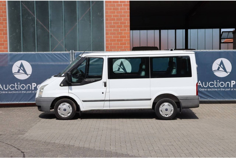 Ford Tourneo - Βαν: φωτογραφία 1 Ford Tourneo - Βαν: φωτογραφία 1
