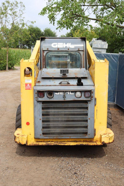 Gehl R260 - Ελαστιχοφόρος φορτωτής: φωτογραφία 5 Gehl R260 - Ελαστιχοφόρος φορτωτής: φωτογραφία 5