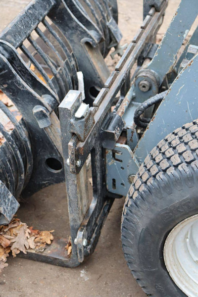 Ελαστιχοφόρος φορτωτής Giant D254SW: φωτογραφία 13