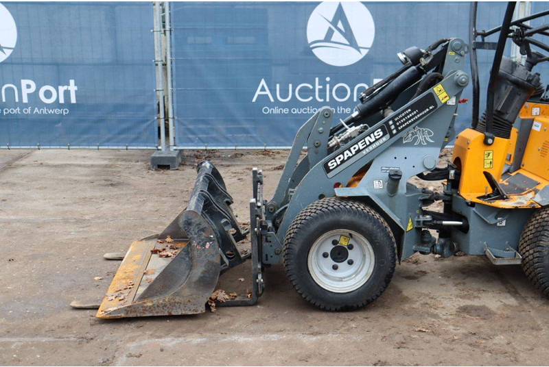 Ελαστιχοφόρος φορτωτής Giant D254SW: φωτογραφία 11