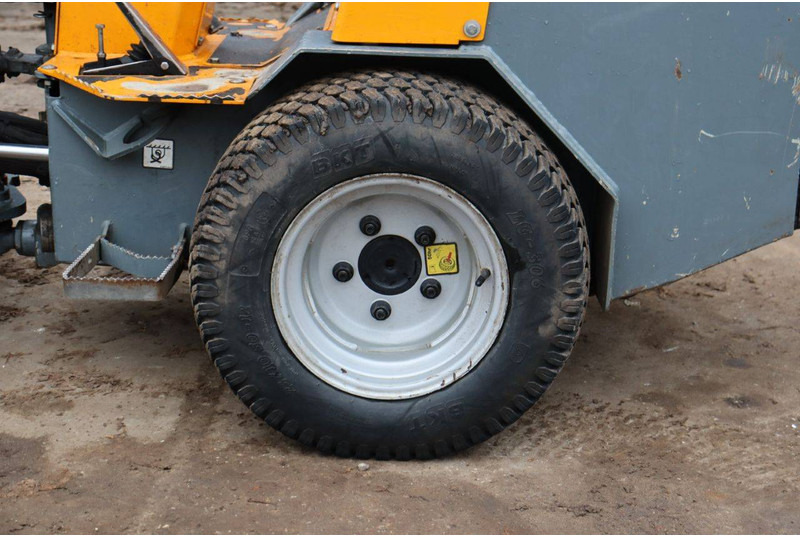 Ελαστιχοφόρος φορτωτής Giant D254SW: φωτογραφία 18