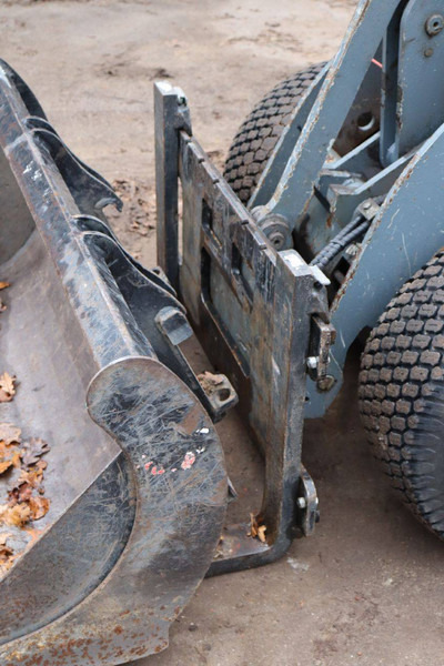 Ελαστιχοφόρος φορτωτής Giant D254SW: φωτογραφία 12