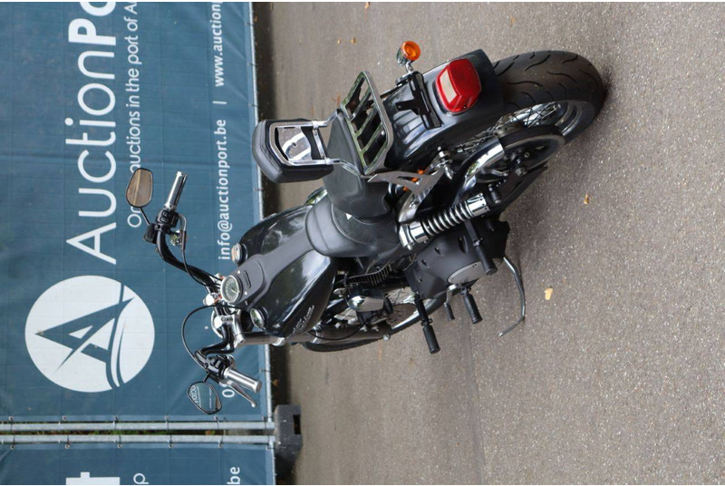 Harley-Davidson Dyna Street Bob - Μοτοσικλέτα: φωτογραφία 4 Harley-Davidson Dyna Street Bob - Μοτοσικλέτα: φωτογραφία 4