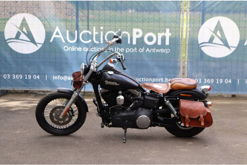 Harley-Davidson Dyna Street Bob - Μοτοσικλέτα: φωτογραφία 2 Harley-Davidson Dyna Street Bob - Μοτοσικλέτα: φωτογραφία 2