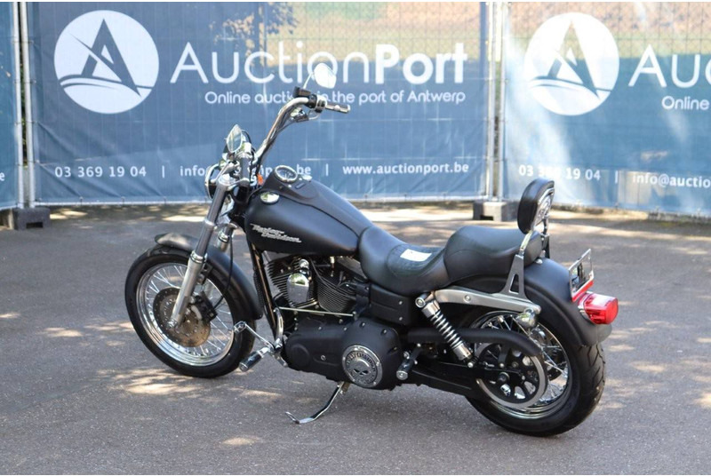 Harley-Davidson Dyna Street Bob - Μοτοσικλέτα: φωτογραφία 3 Harley-Davidson Dyna Street Bob - Μοτοσικλέτα: φωτογραφία 3