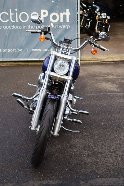 Μοτοσικλέτα Harley-Davidson Dyna Street Bob: φωτογραφία 8