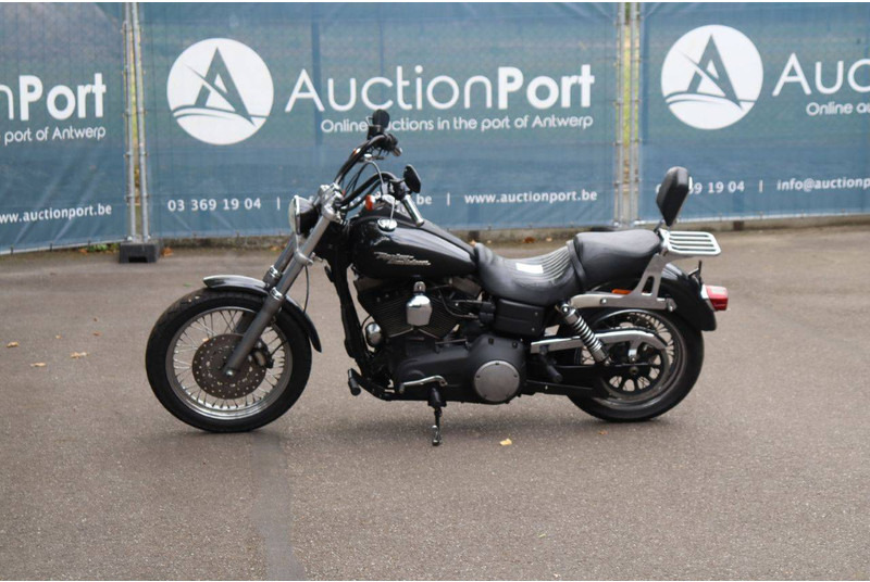 Harley-Davidson Dyna Street Bob - Μοτοσικλέτα: φωτογραφία 1 Harley-Davidson Dyna Street Bob - Μοτοσικλέτα: φωτογραφία 1