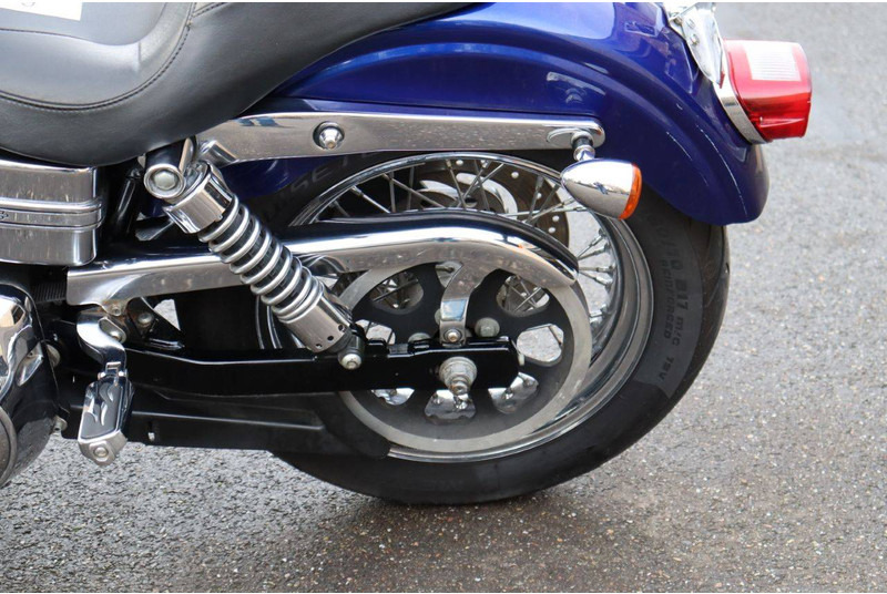 Μοτοσικλέτα Harley-Davidson Dyna Street Bob: φωτογραφία 17