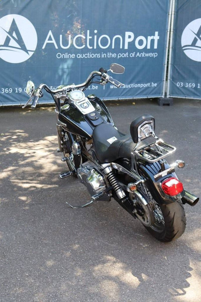 Harley-Davidson Dyna Super Glide - Μοτοσικλέτα: φωτογραφία 5 Harley-Davidson Dyna Super Glide - Μοτοσικλέτα: φωτογραφία 5