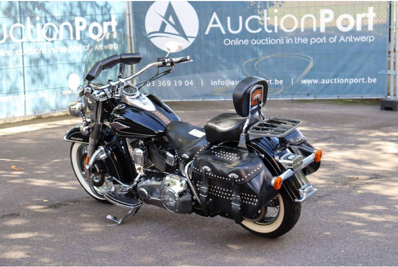 Harley-Davidson Heritage Softail Classic - Μοτοσικλέτα: φωτογραφία 4 Harley-Davidson Heritage Softail Classic - Μοτοσικλέτα: φωτογραφία 4