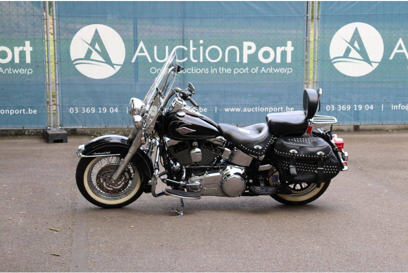 Harley-Davidson Heritage Softail Classic - Μοτοσικλέτα: φωτογραφία 1 Harley-Davidson Heritage Softail Classic - Μοτοσικλέτα: φωτογραφία 1