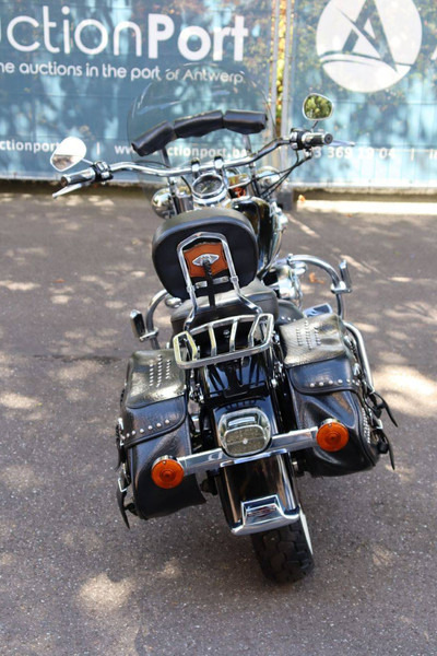 Harley-Davidson Heritage Softail Classic - Μοτοσικλέτα: φωτογραφία 5 Harley-Davidson Heritage Softail Classic - Μοτοσικλέτα: φωτογραφία 5