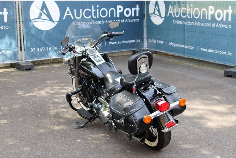 Harley-Davidson Heritage Softail Classic - Μοτοσικλέτα: φωτογραφία 4 Harley-Davidson Heritage Softail Classic - Μοτοσικλέτα: φωτογραφία 4
