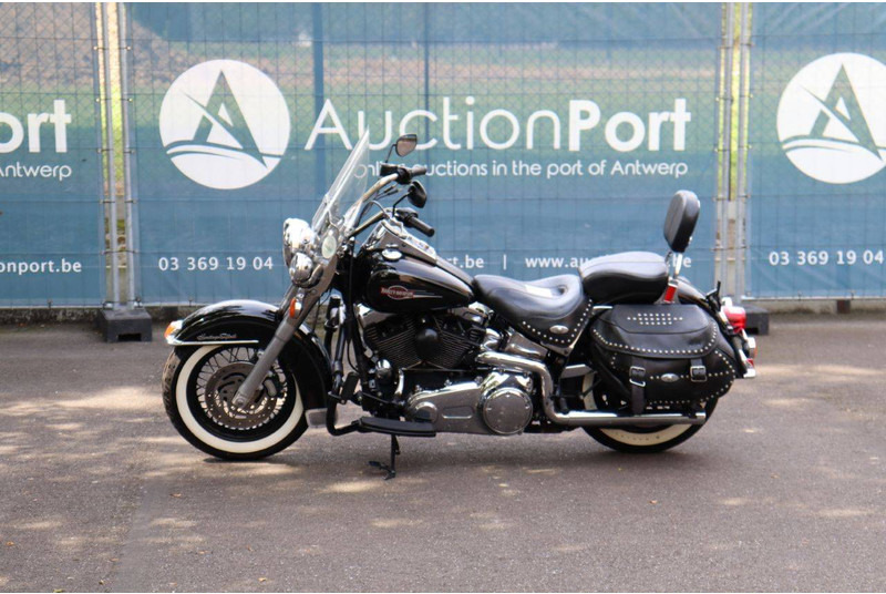 Harley-Davidson Heritage Softail Classic - Μοτοσικλέτα: φωτογραφία 1 Harley-Davidson Heritage Softail Classic - Μοτοσικλέτα: φωτογραφία 1