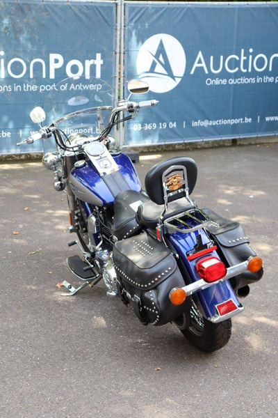 Harley-Davidson Heritage Softail Classic - Μοτοσικλέτα: φωτογραφία 4 Harley-Davidson Heritage Softail Classic - Μοτοσικλέτα: φωτογραφία 4
