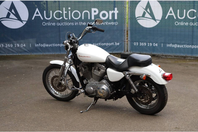 Harley-Davidson Sporster XL883 - Μοτοσικλέτα: φωτογραφία 3 Harley-Davidson Sporster XL883 - Μοτοσικλέτα: φωτογραφία 3
