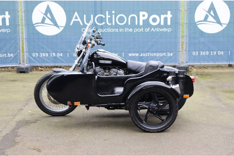 Harley-Davidson Sporster XL883 - Μοτοσικλέτα: φωτογραφία 2 Harley-Davidson Sporster XL883 - Μοτοσικλέτα: φωτογραφία 2