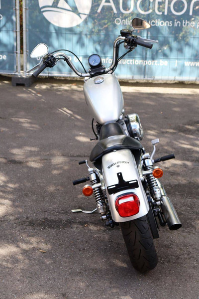 Harley-Davidson Sportster XL 883 Roadster - Μοτοσικλέτα: φωτογραφία 5 Harley-Davidson Sportster XL 883 Roadster - Μοτοσικλέτα: φωτογραφία 5