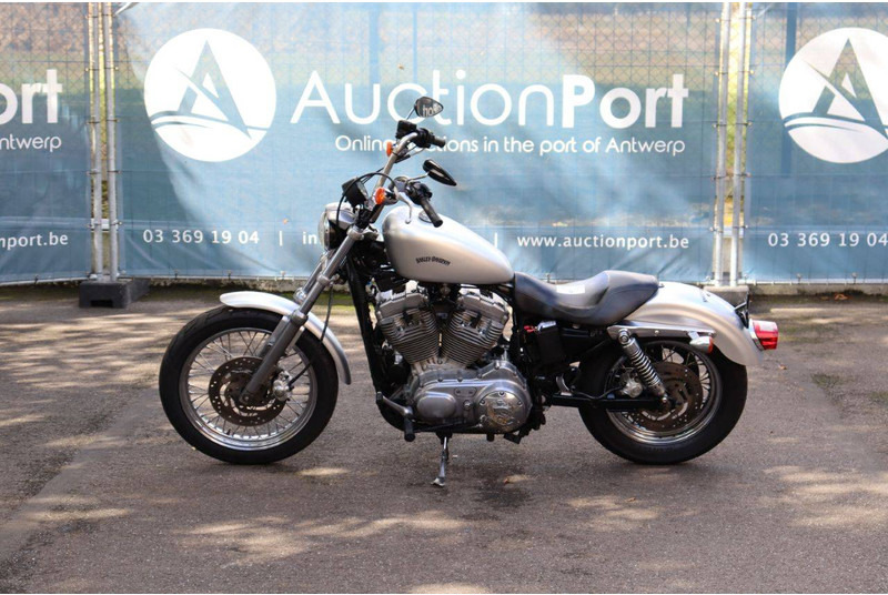 Harley-Davidson Sportster XL 883 Roadster - Μοτοσικλέτα: φωτογραφία 2 Harley-Davidson Sportster XL 883 Roadster - Μοτοσικλέτα: φωτογραφία 2