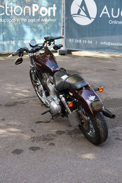 Harley-Davidson Sportster XL883 Super Low - Μοτοσικλέτα: φωτογραφία 4 Harley-Davidson Sportster XL883 Super Low - Μοτοσικλέτα: φωτογραφία 4