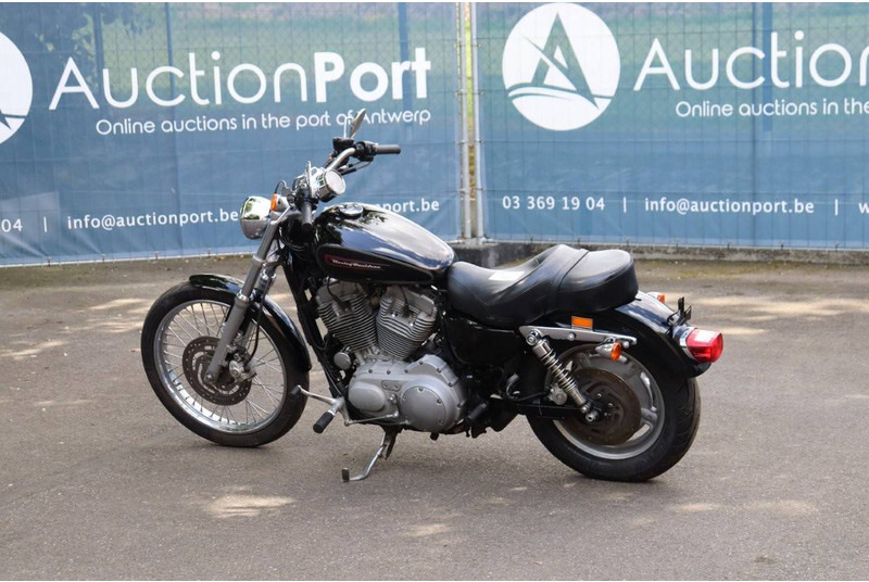 Harley-Davidson Sportster XL883 - Μοτοσικλέτα: φωτογραφία 3 Harley-Davidson Sportster XL883 - Μοτοσικλέτα: φωτογραφία 3