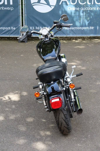 Harley-Davidson Sportster XL883 - Μοτοσικλέτα: φωτογραφία 5 Harley-Davidson Sportster XL883 - Μοτοσικλέτα: φωτογραφία 5