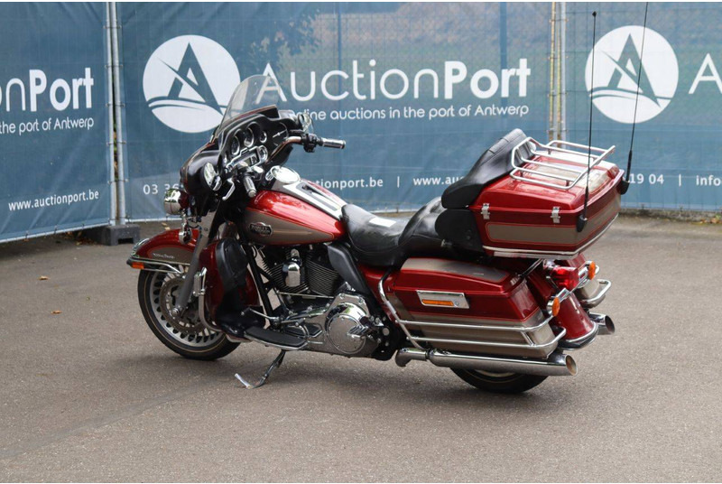 Harley-Davidson Ultra Classic - Μοτοσικλέτα: φωτογραφία 3 Harley-Davidson Ultra Classic - Μοτοσικλέτα: φωτογραφία 3