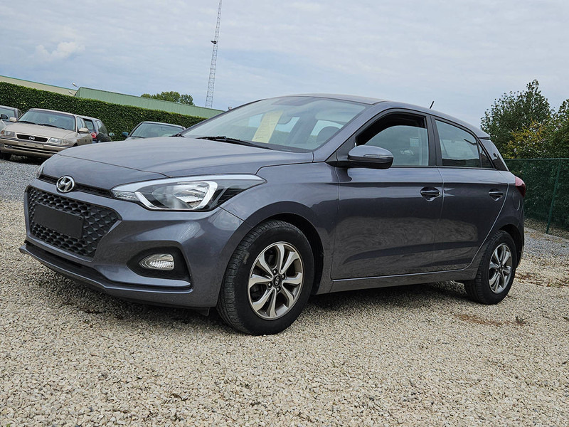Hyundai i20 1.2 - Λιμουζίνα/ Sedan: φωτογραφία 2 Hyundai i20 1.2 - Λιμουζίνα/ Sedan: φωτογραφία 2