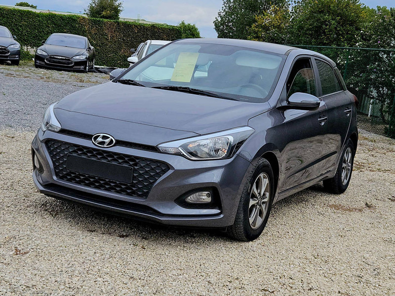 Hyundai i20 1.2 - Λιμουζίνα/ Sedan: φωτογραφία 1 Hyundai i20 1.2 - Λιμουζίνα/ Sedan: φωτογραφία 1