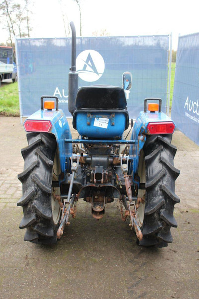 Iseki TU1900F - Τρακτέρ: φωτογραφία 4 Iseki TU1900F - Τρακτέρ: φωτογραφία 4