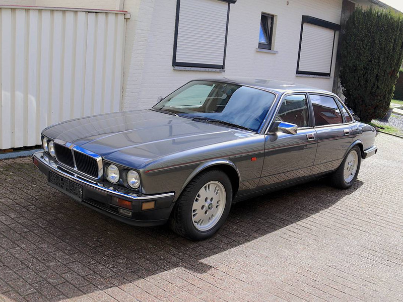 Jaguar XJ-12 - Λιμουζίνα/ Sedan: φωτογραφία 2 Jaguar XJ-12 - Λιμουζίνα/ Sedan: φωτογραφία 2