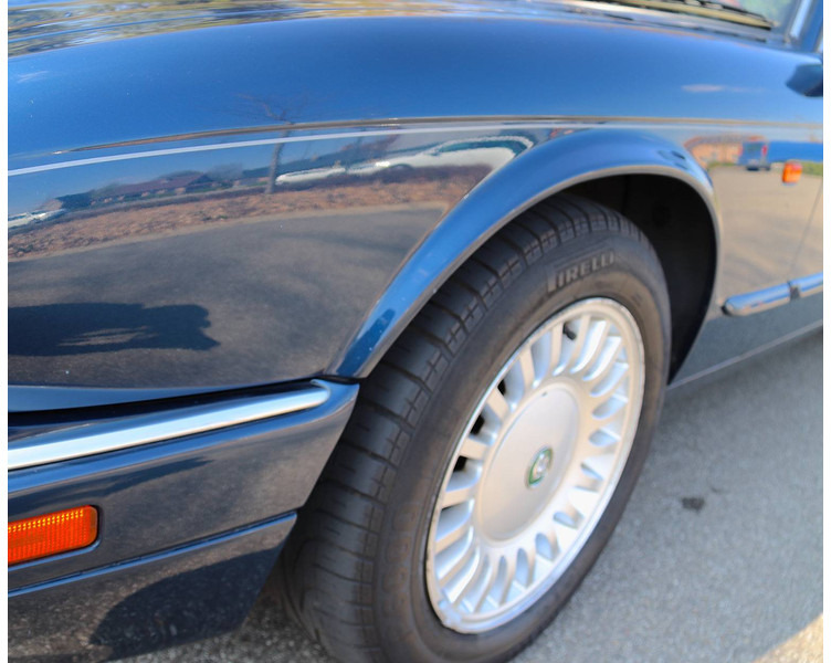 Jaguar XJ Sovereign 4.0 - Λιμουζίνα/ Sedan: φωτογραφία 4 Jaguar XJ Sovereign 4.0 - Λιμουζίνα/ Sedan: φωτογραφία 4