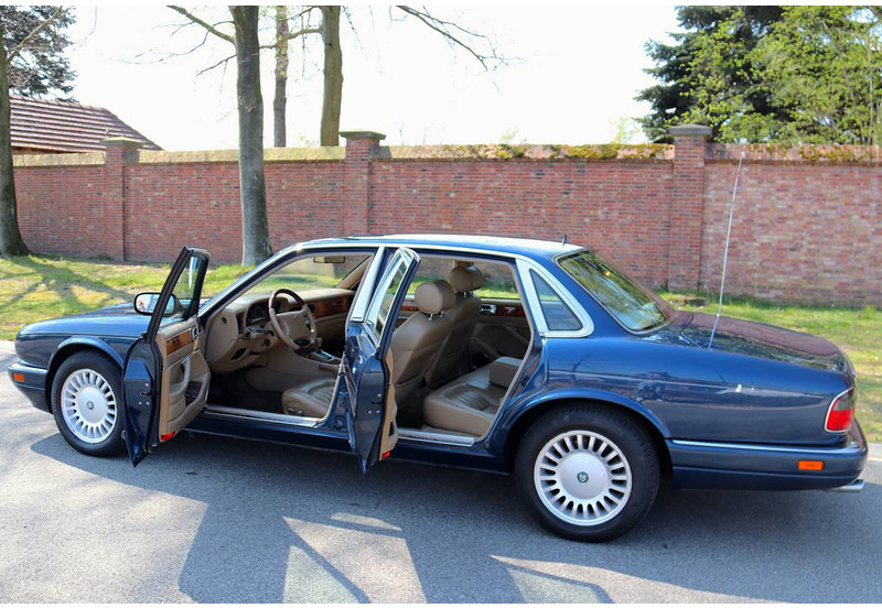 Jaguar XJ Sovereign 4.0 - Λιμουζίνα/ Sedan: φωτογραφία 3 Jaguar XJ Sovereign 4.0 - Λιμουζίνα/ Sedan: φωτογραφία 3