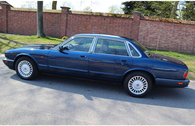 Jaguar XJ Sovereign 4.0 - Λιμουζίνα/ Sedan: φωτογραφία 2 Jaguar XJ Sovereign 4.0 - Λιμουζίνα/ Sedan: φωτογραφία 2