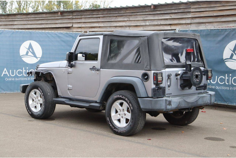 Jeep Wrangler Sport - SUV: φωτογραφία 4 Jeep Wrangler Sport - SUV: φωτογραφία 4